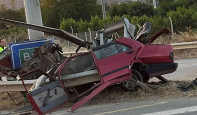 Bursa’da bariyerlere çarpan otomobilin sürücüsü öldü | Son dakika haberleri